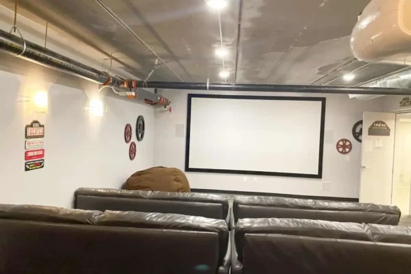 2106928671cinema2